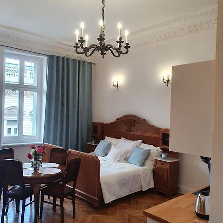 Prestige Aparthotel Piotrkowska 82 - Wyjatkowy Widok Na Deptak Łódź Exteriör bild