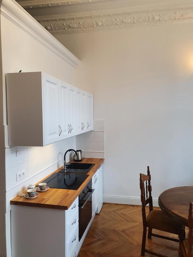 Prestige Aparthotel Piotrkowska 82 - Wyjatkowy Widok Na Deptak Łódź Exteriör bild