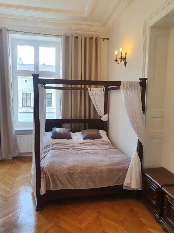 Prestige Aparthotel Piotrkowska 82 - Wyjatkowy Widok Na Deptak Łódź Exteriör bild
