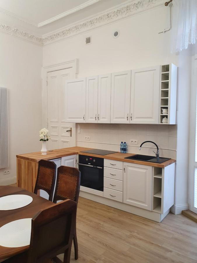 Prestige Aparthotel Piotrkowska 82 - Wyjatkowy Widok Na Deptak Łódź Exteriör bild